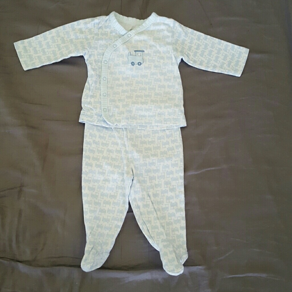 Carters 3 months sleep set.